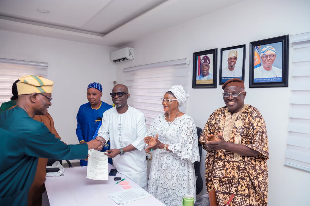 CDAC Honours David Odunmbaku   Outstanding Leadership